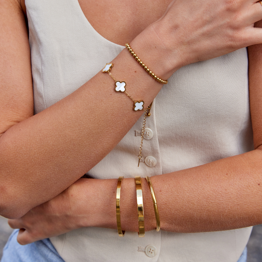 Lily – Bracciale rigido dorato