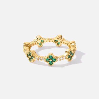 Anello con cristallo a forma di quadrifoglio