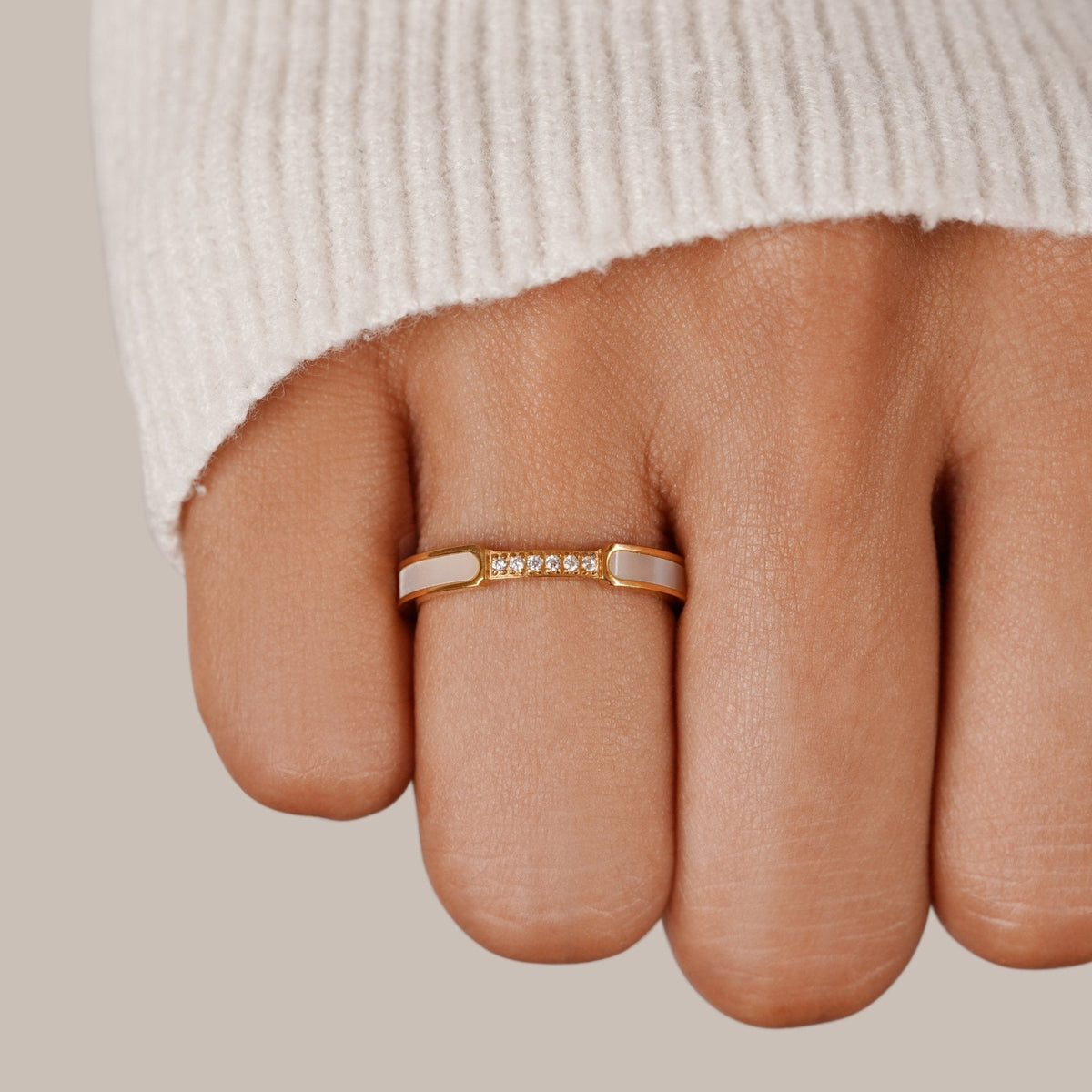 Unity – Elegante anello con perle e cristallo