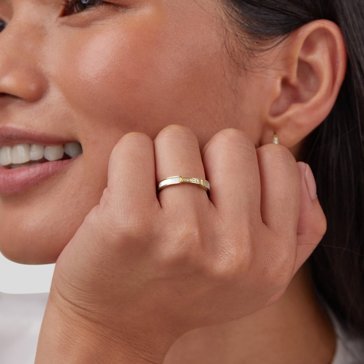 Unity – Elegante anello con perle e cristallo