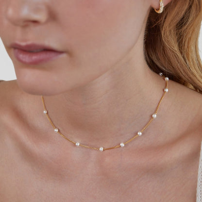 Reine – Collana dorata con perle