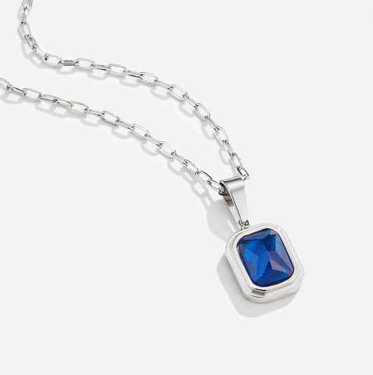 Collana con ciondolo blu oceano