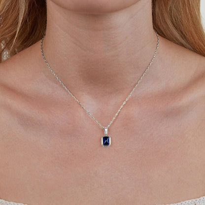 Collana con ciondolo blu oceano